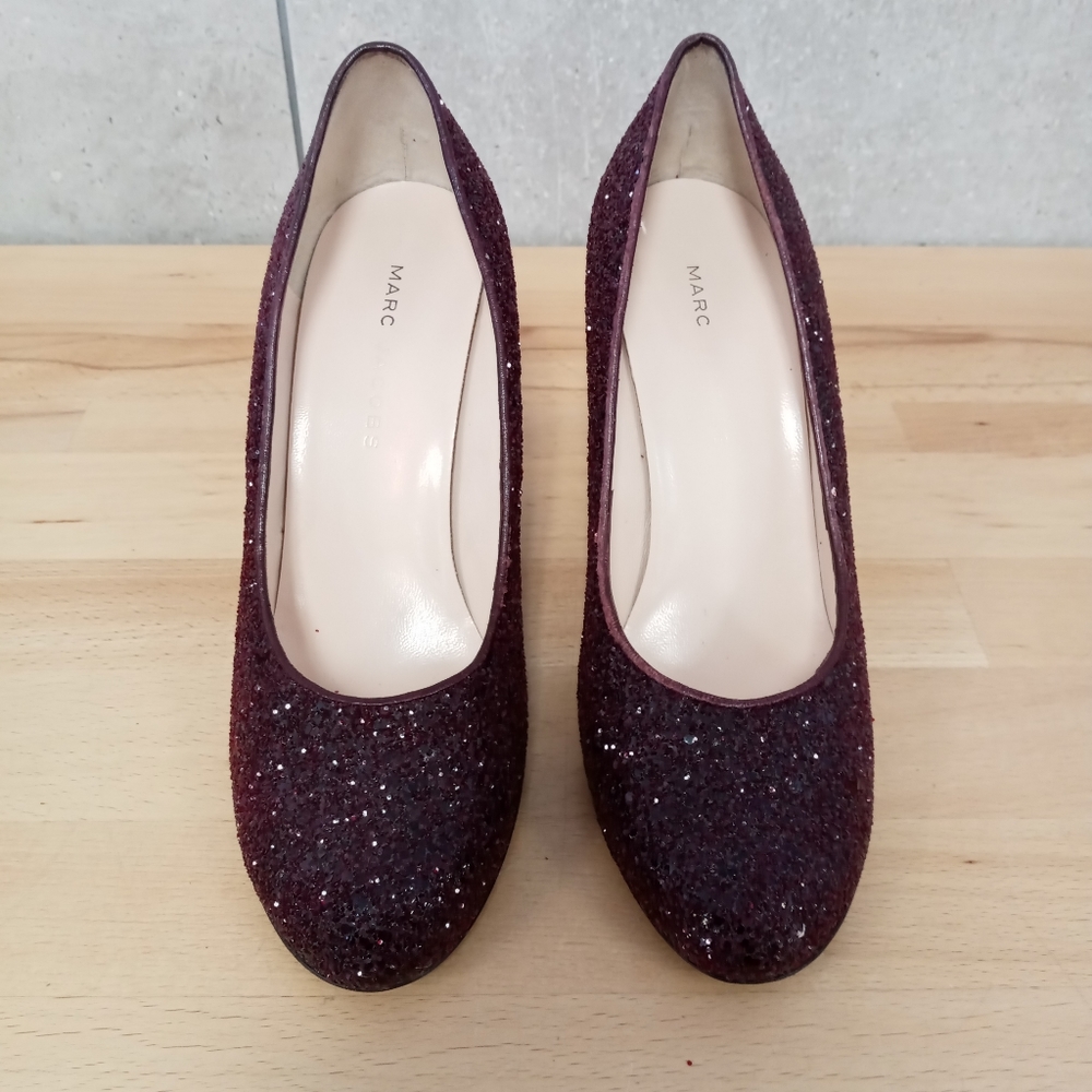MARC JACOB burgundy glitter pumps